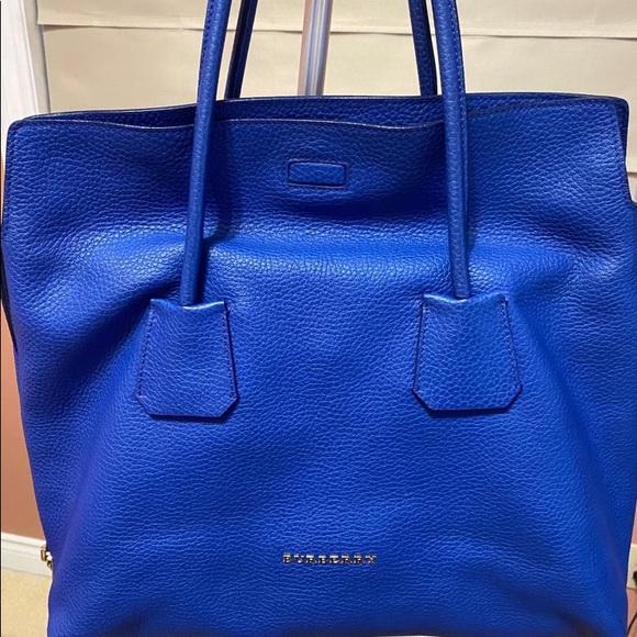 Authentic Burberry Baynard Leather Tote - Picture 7 of 16